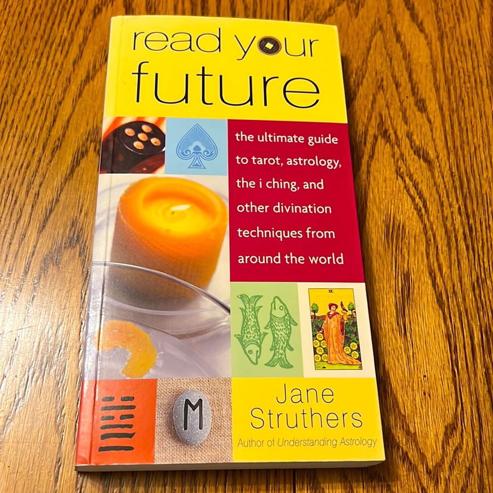 tarot Read your future tarot palmistry mystic psychic book